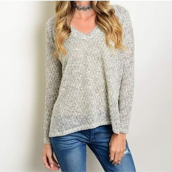 Gray Cream Top - Picture 1 of 1